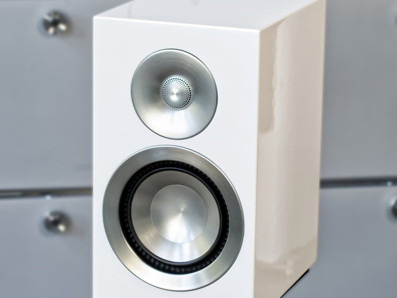 Prestige 15B stand.jpg